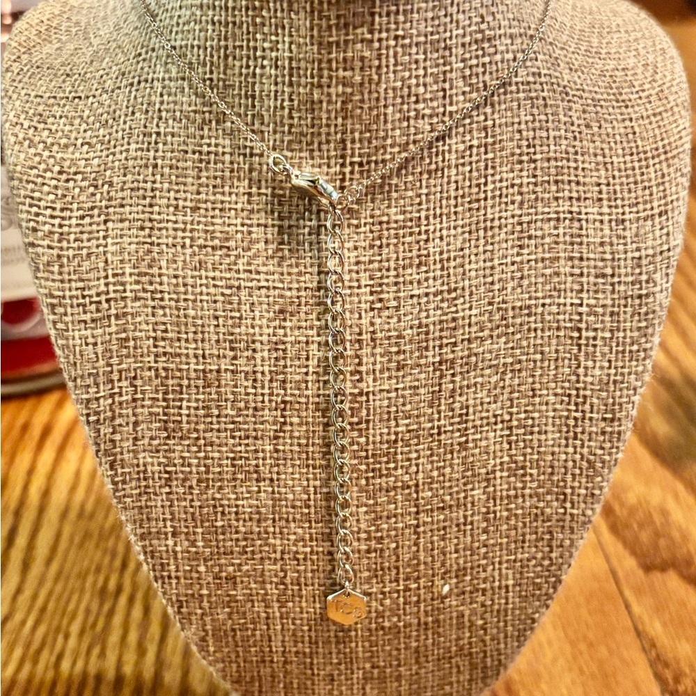 Touchstone Crystal Emerald Green Pendant Necklace - May birthstone inspired - Picture 4 of 6